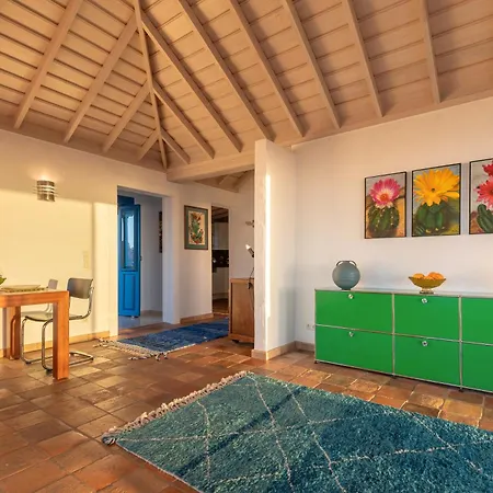 Pabellon De Miramar * Puntagorda